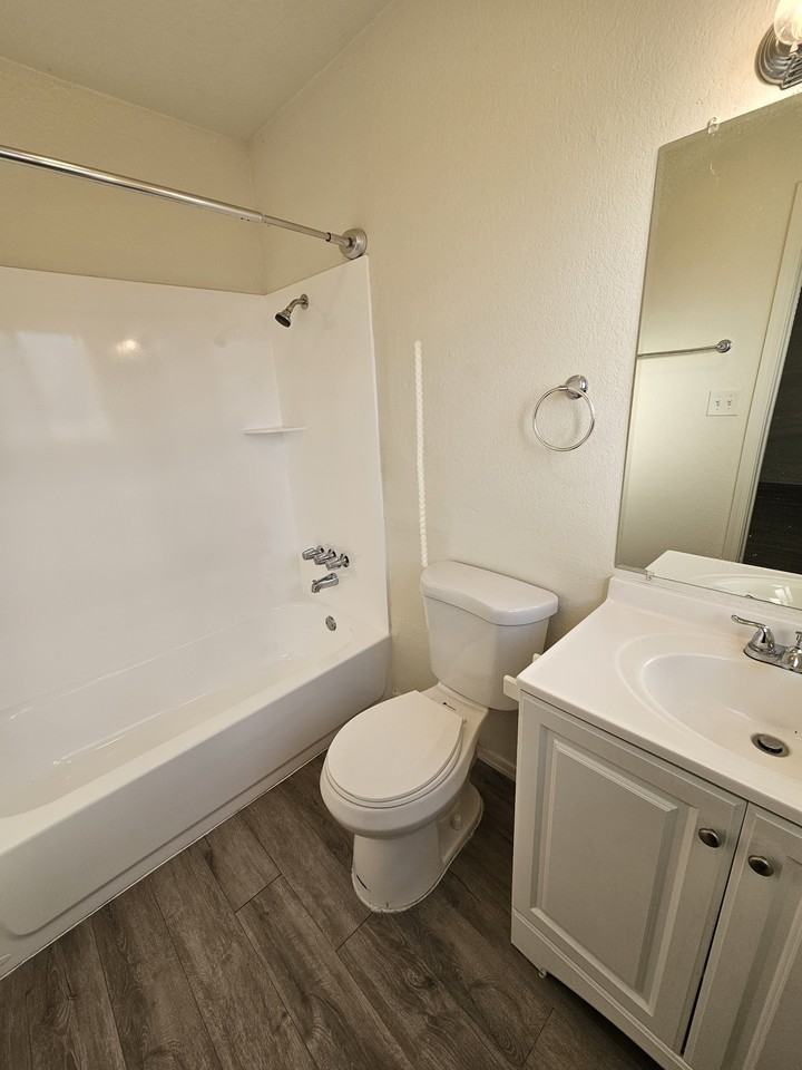 811 E Siesta Dr #3 - Photo 5 of 10