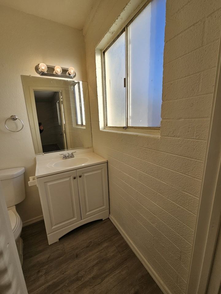 811 E Siesta Dr #3 - Photo 6 of 10