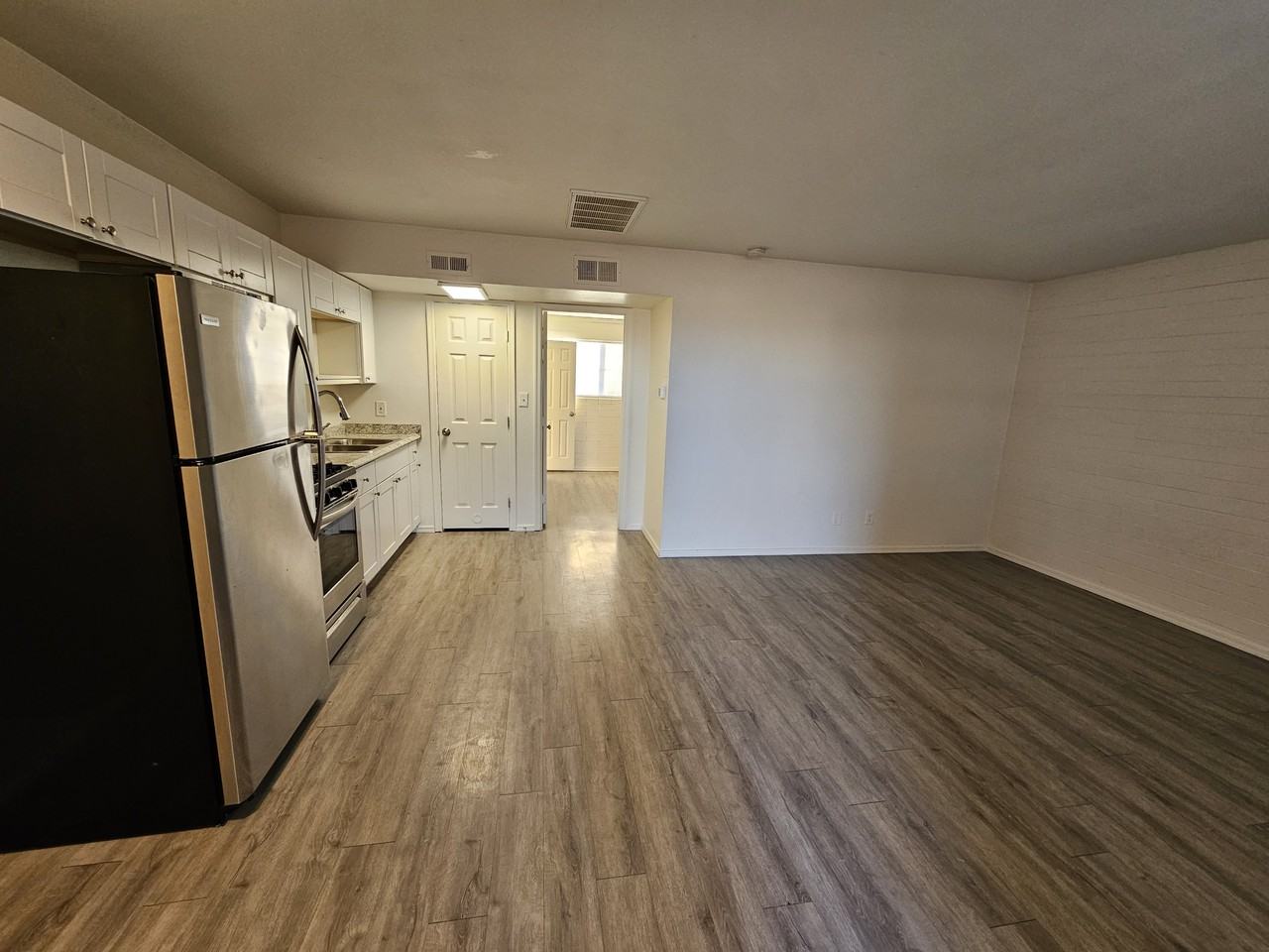 811 E Siesta Dr #3 - Photo 7 of 10