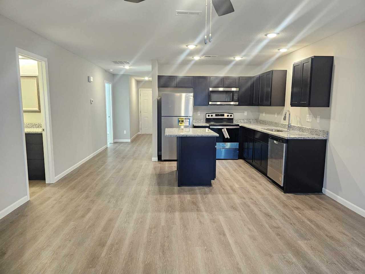 380 E Ford St #380EFORD - Photo 2 of 25