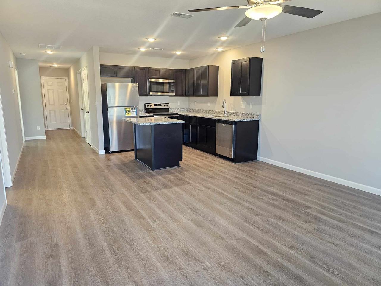 380 E Ford St #380EFORD - Photo 3 of 25