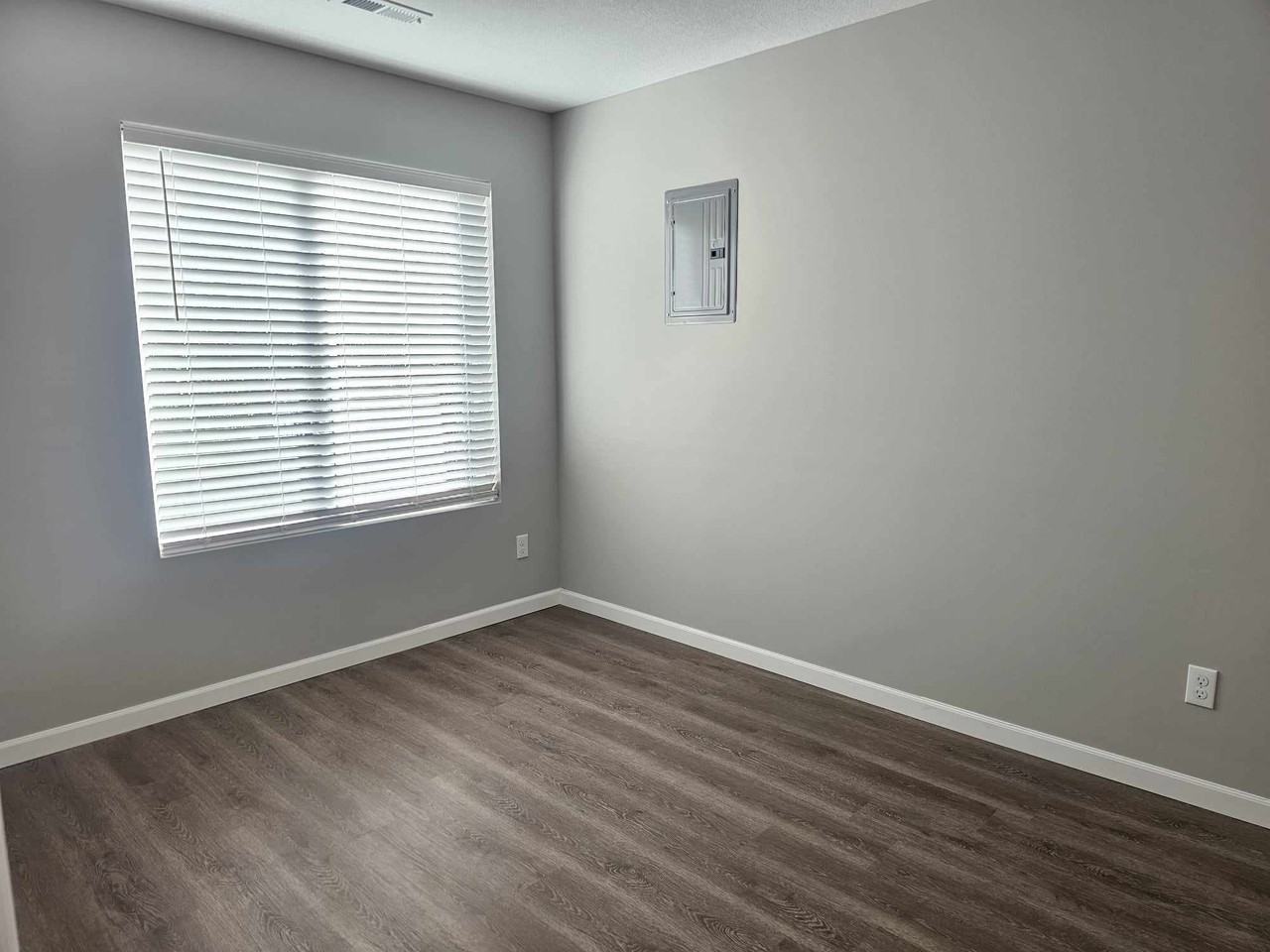 380 E Ford St #380EFORD - Photo 6 of 25