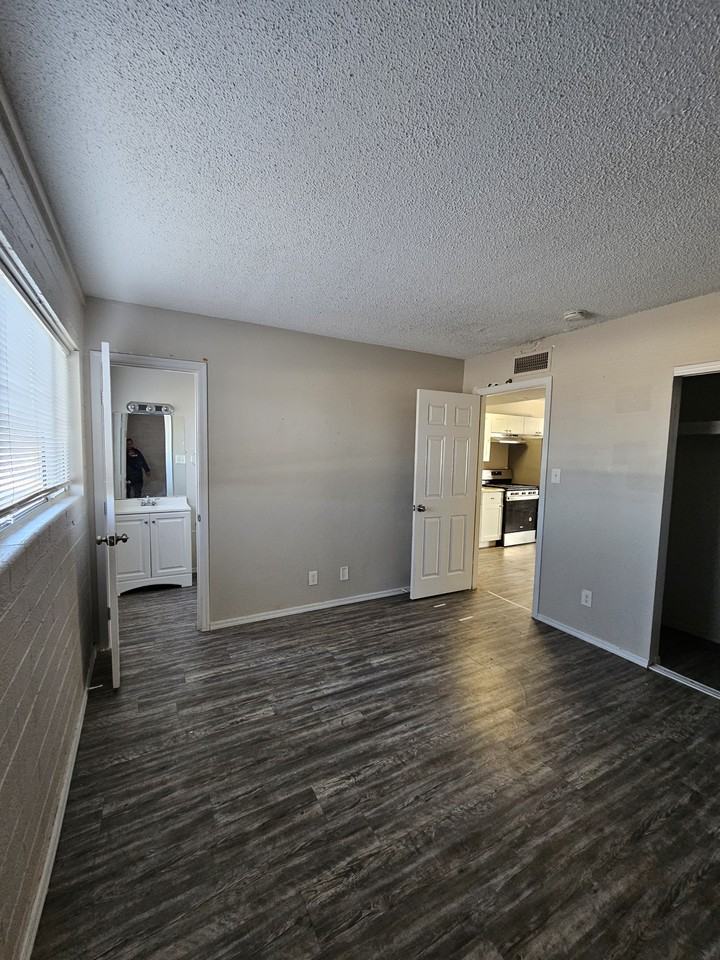 720 East Siesta Drive #2 - Photo 2 of 6