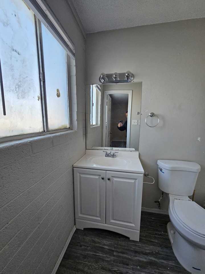 720 East Siesta Drive #2 - Photo 3 of 6