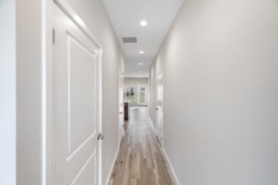 146 Crandall Dr #1 - Photo 5 of 31