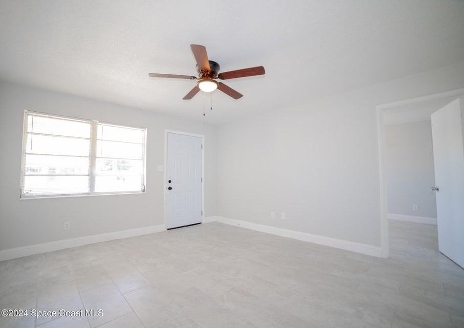 230 W Towne Pl #1 - Photo 2 of 10