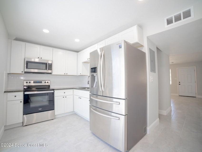 230 W Towne Pl #1 - Photo 7 of 10