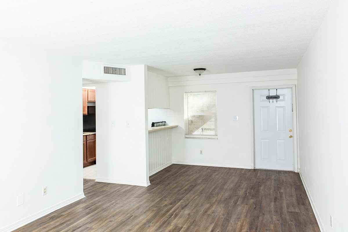 1305 1305 N. Fiske Blvd200 #1305-200 - Photo 3 of 3