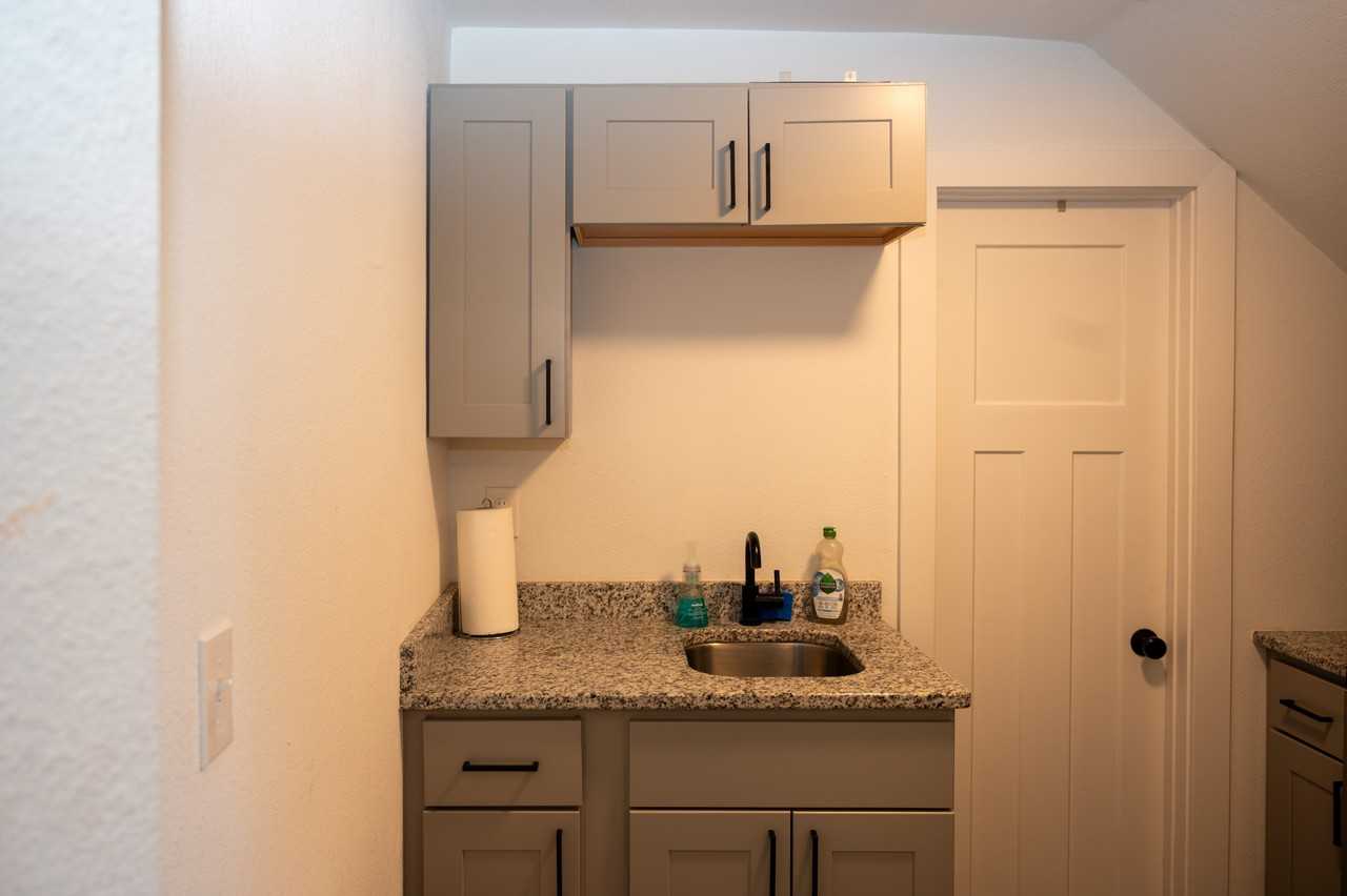 625 1st St Sw #2 - Photo 7 of 17