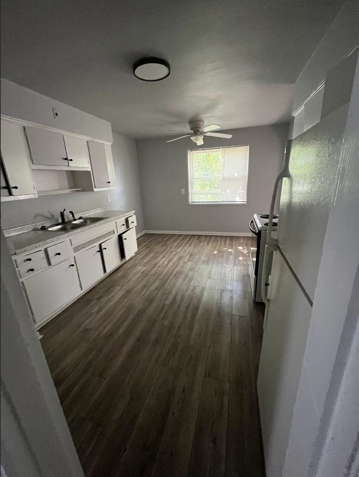 907 Wheatley Ave #8 - Photo 3 of 7