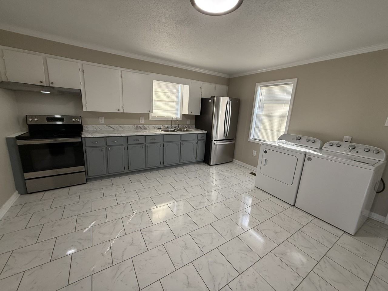 104 Oak Cir #1 - Photo 3 of 8