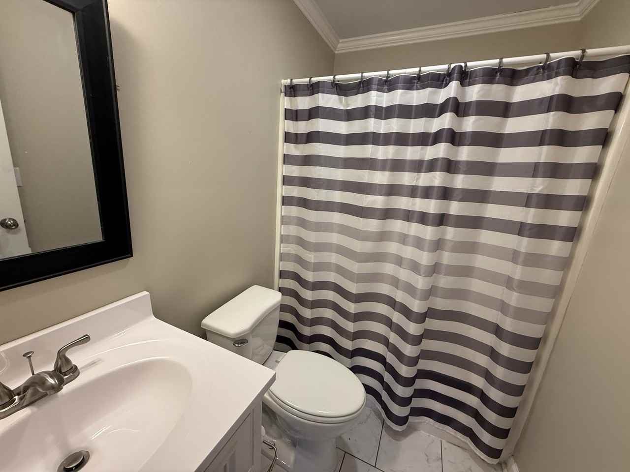 104 Oak Cir #1 - Photo 5 of 8