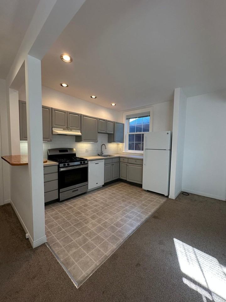 16 Crescent Ave #1 - Photo 5 of 17