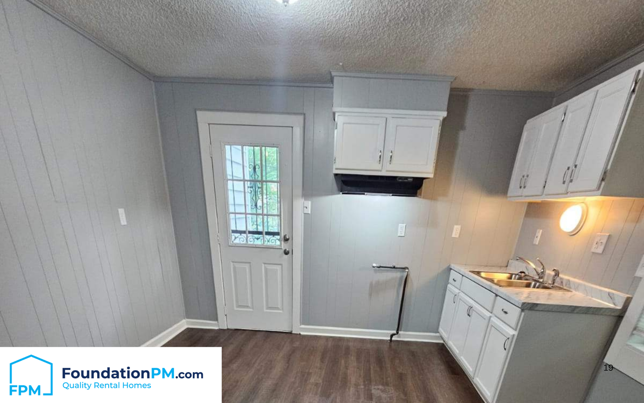 433 Dixie Rd #1 - Photo 3 of 12