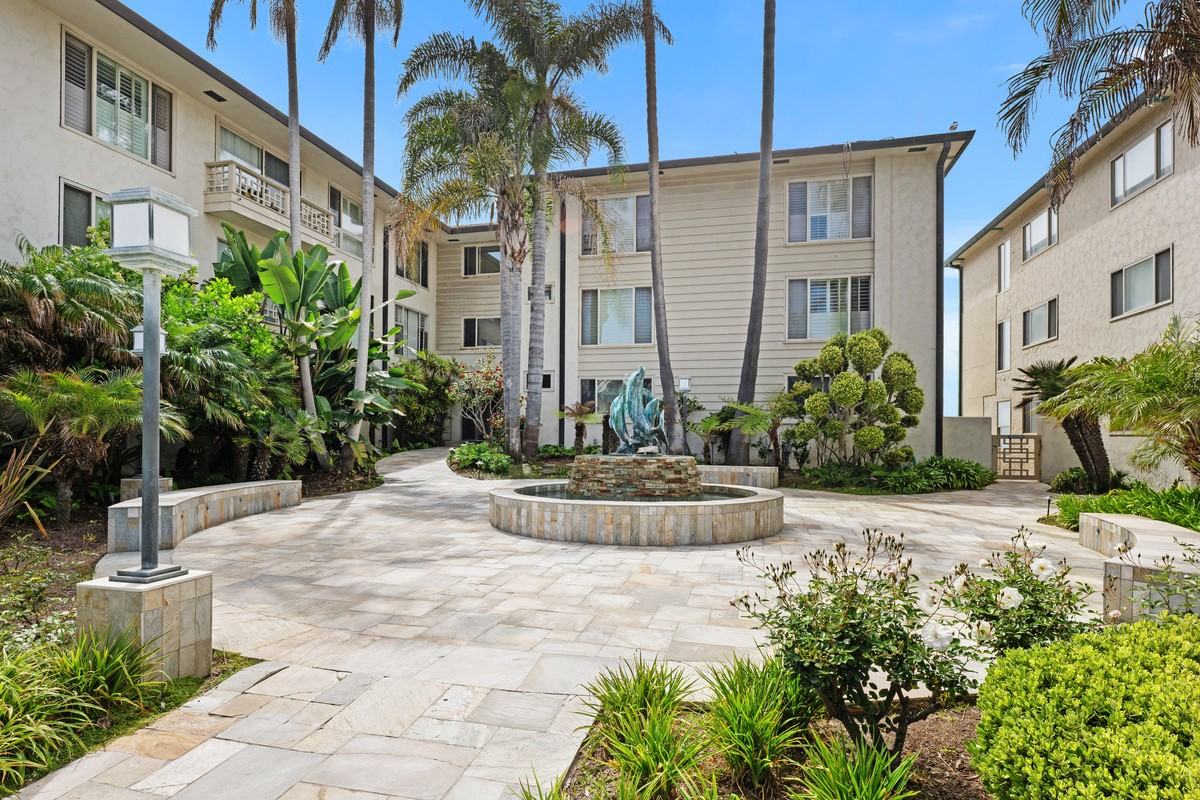 220 Coast Blvd #D - Photo 4 of 32
