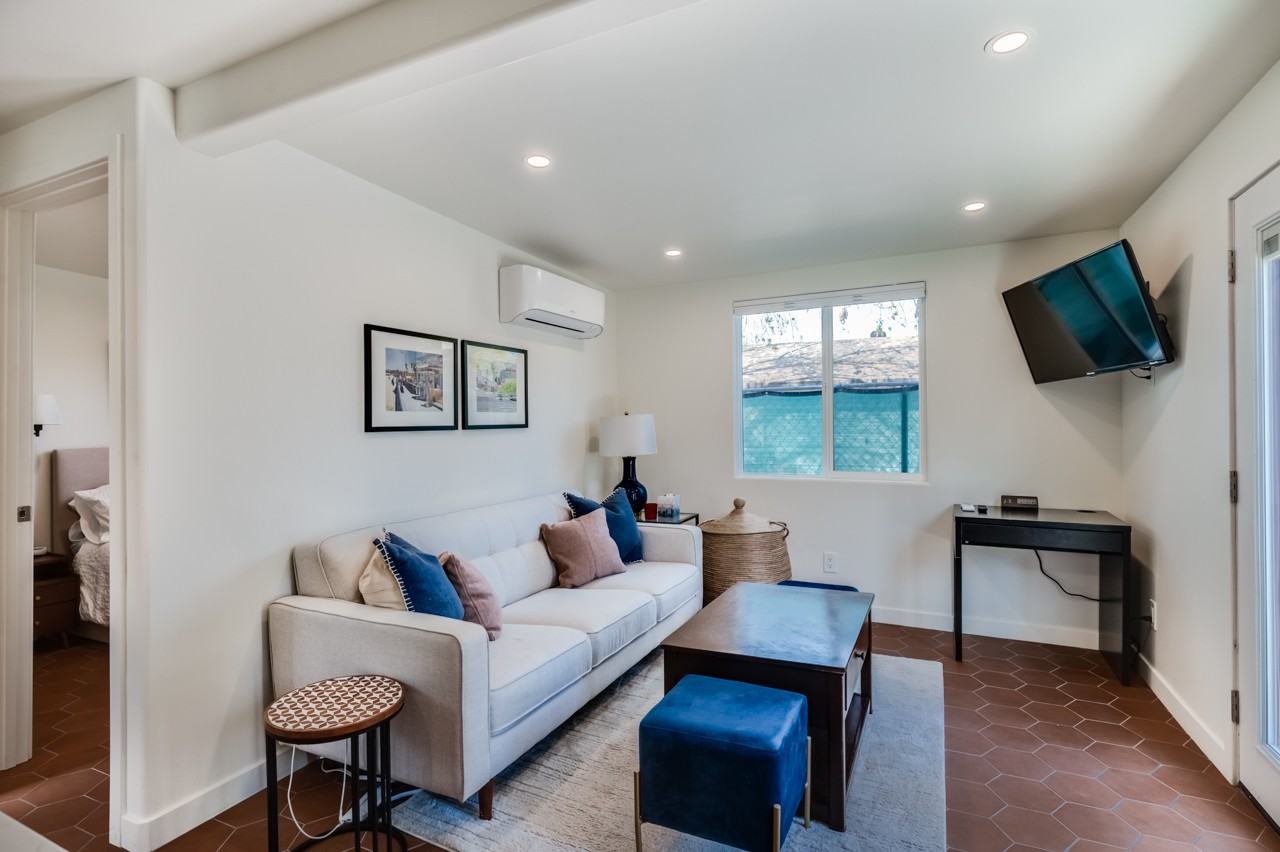 667 Del Mar Ave #1 - Photo 4 of 21