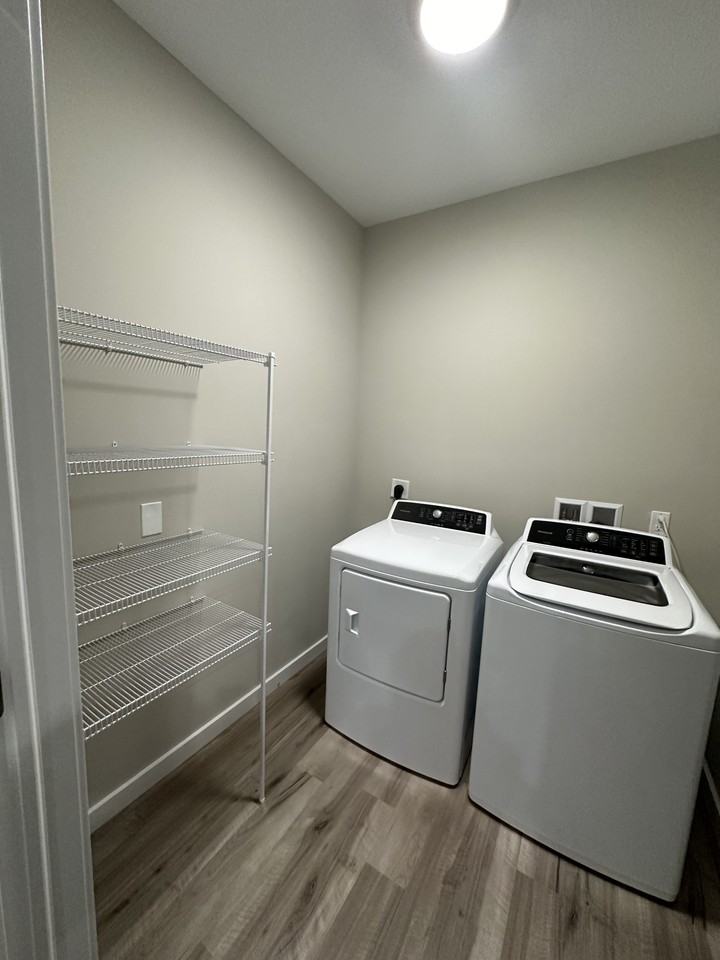 700 N Center St #1 - Photo 4 of 27