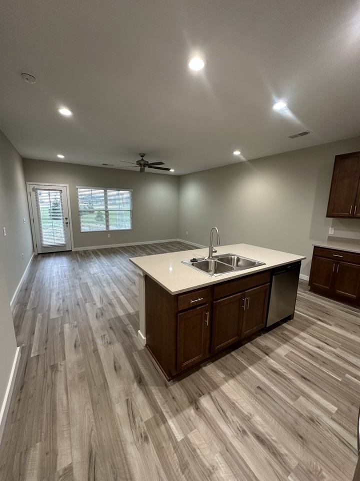 700 N Center St #1 - Photo 7 of 27