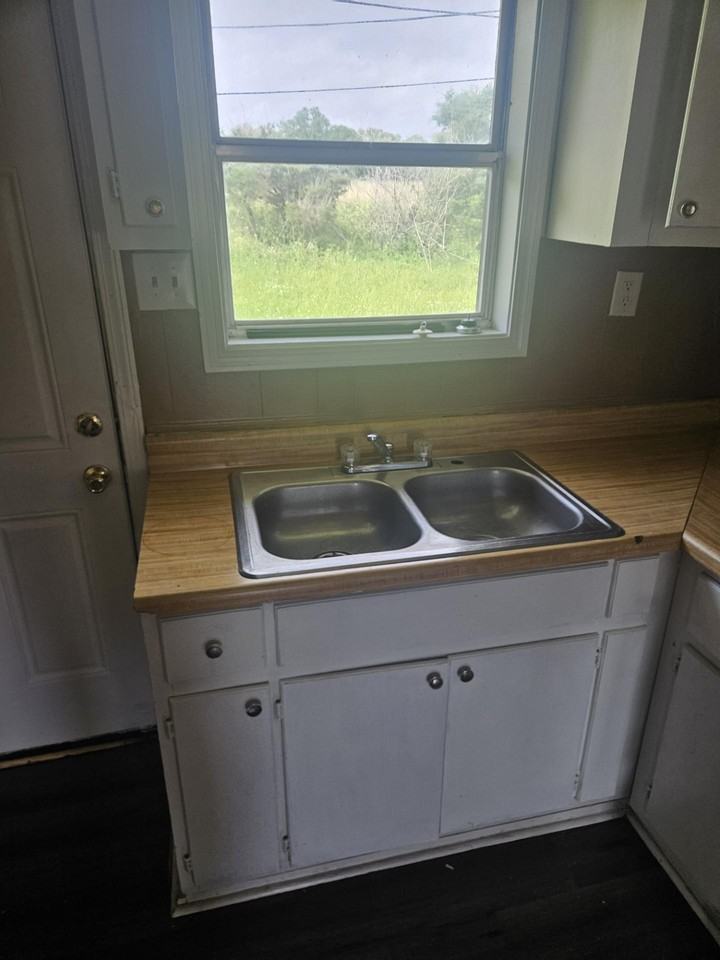 120 120 DR 984 - A4 #A4 - Photo 4 of 7