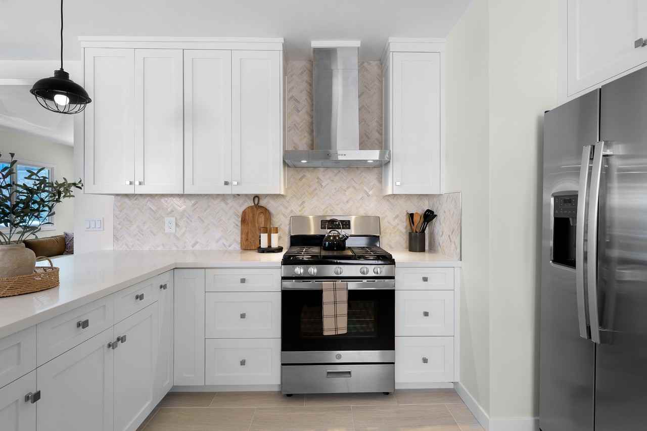 4062 Goldfinch St #1 - Photo 4 of 48