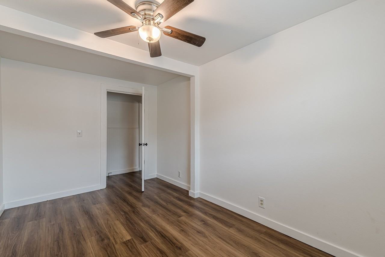 2407 2407 South New Braunfels AvenueUnit 3 #3 - Photo 7 of 14