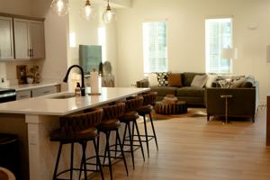 featured image of 1204 Sw Franklin Ln #1