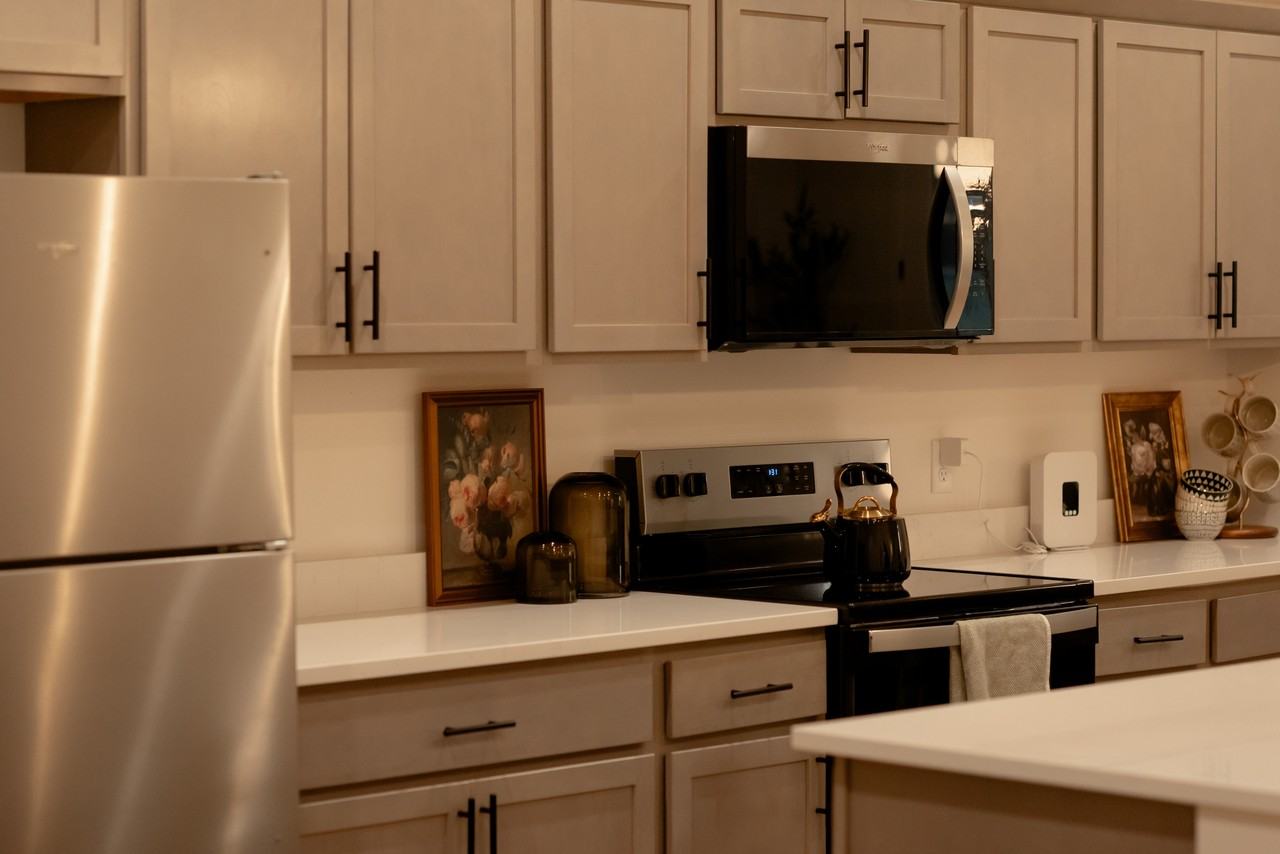 1204 Sw Franklin Ln #1 - Photo 2 of 50