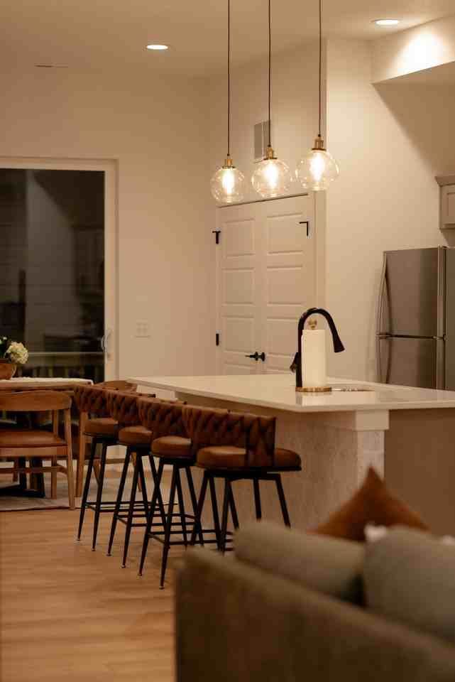 1204 Sw Franklin Ln #1 - Photo 6 of 50