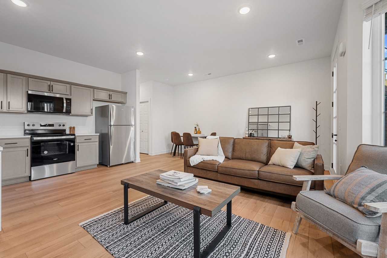 1206 Sw Franklin Ln #1 - Photo 2 of 32