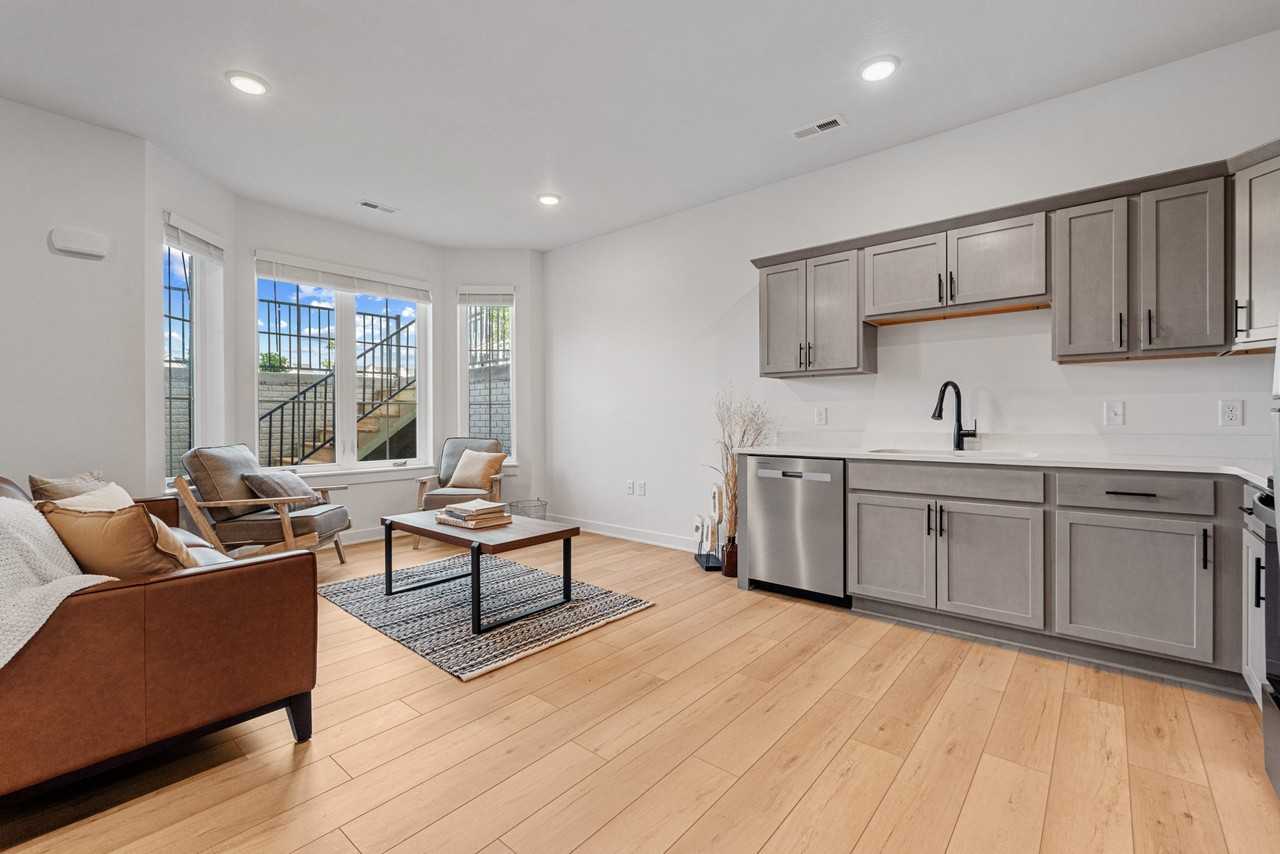 1206 Sw Franklin Ln #1 - Photo 6 of 32