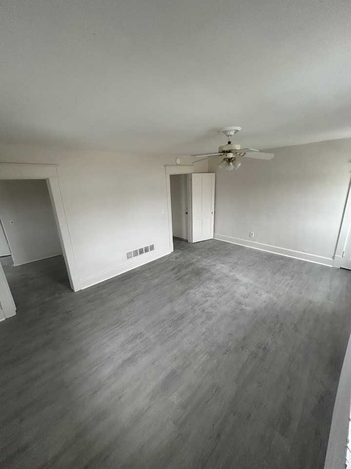 114 S Madison St #3 - Photo 3 of 15