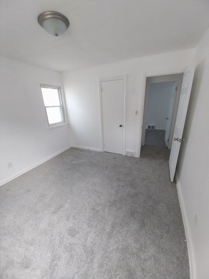 25670 Briardale Ave #1 - Photo 5 of 9