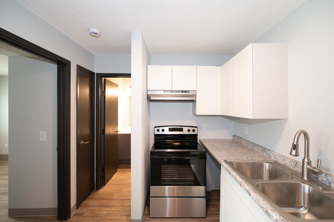 412 412 14th Street SoutheastApt 1104 #1104 - Photo 2 of 22