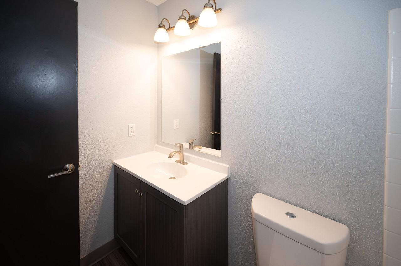 412 412 14th Street SoutheastApt 1104 #1104 - Photo 6 of 22