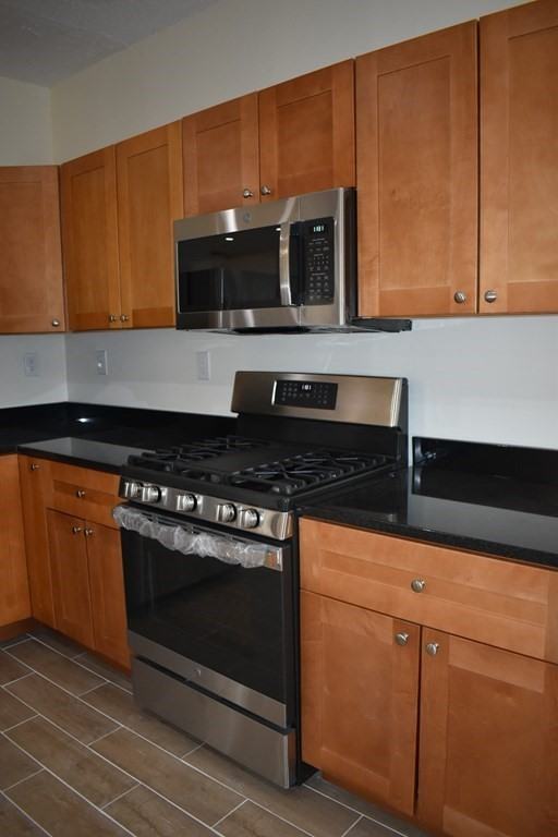 16 Glenville Avenue - 2unit 2 #2 - Photo 2 of 10