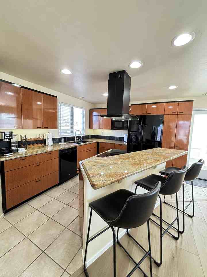 819 Avalon Court #A - Photo 4 of 32