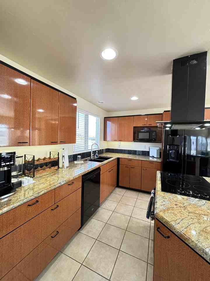 819 Avalon Court #A - Photo 5 of 32