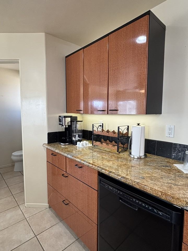 819 Avalon Court #A - Photo 6 of 32