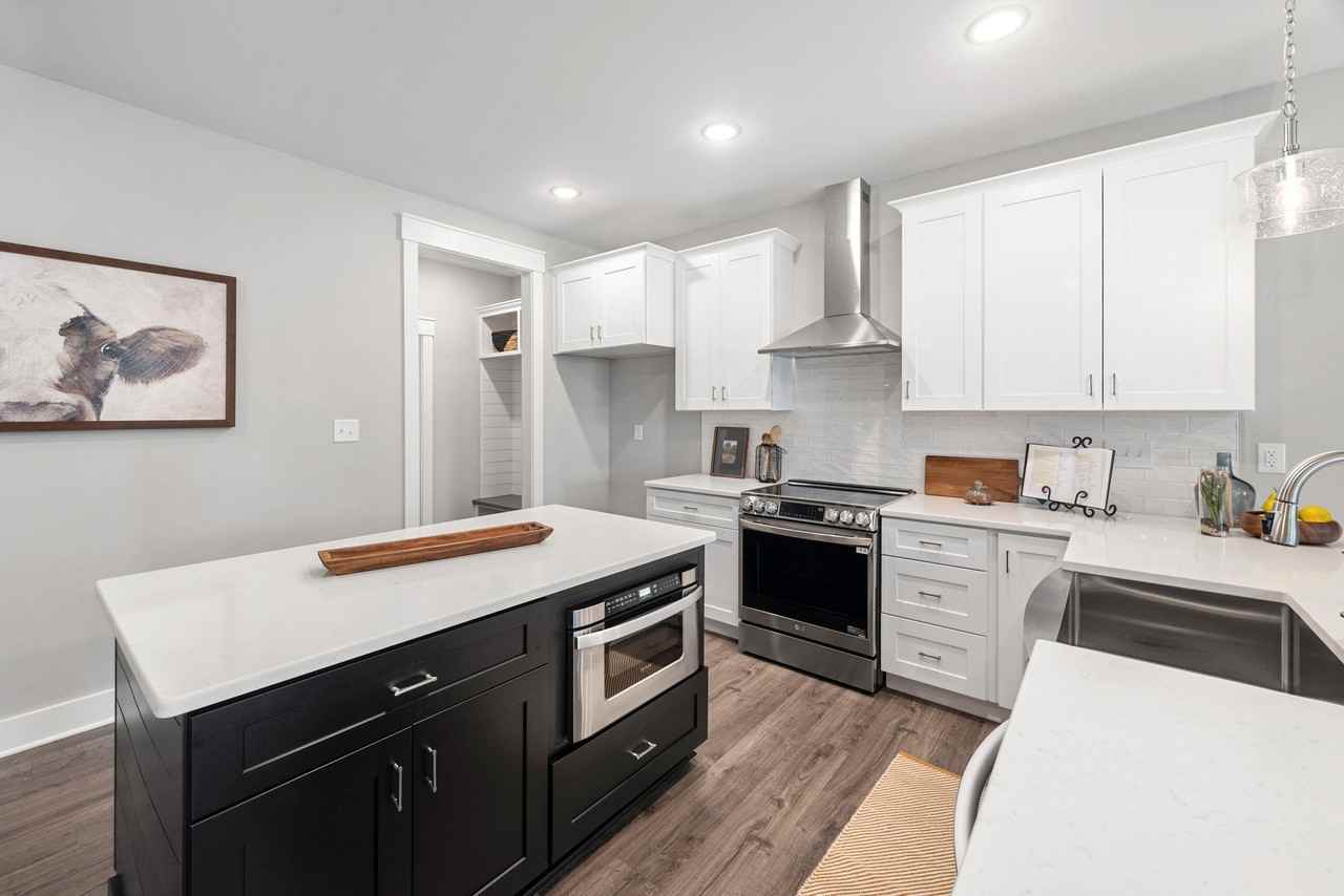 East 4th Street #313 - Photo 5 of 26