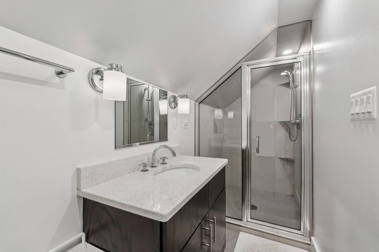 7209 Dartmouth Ave #1 - Photo 5 of 9