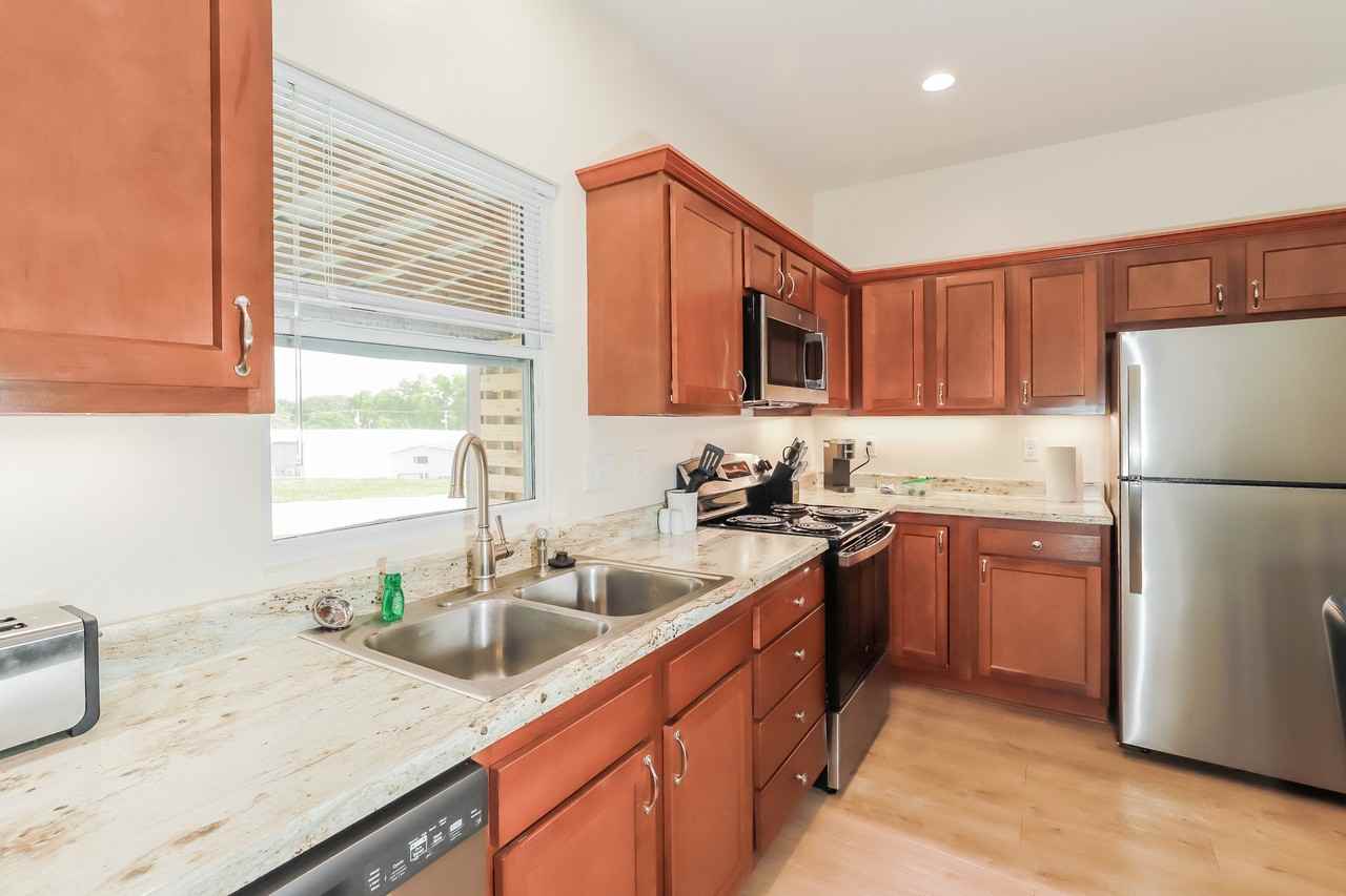 109 Fairlane St - Photo 6 of 19