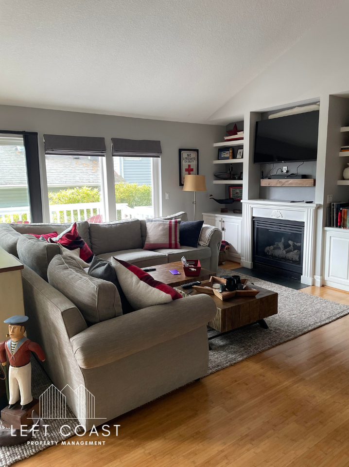 1545 Ne Regatta Way #1 - Photo 3 of 25
