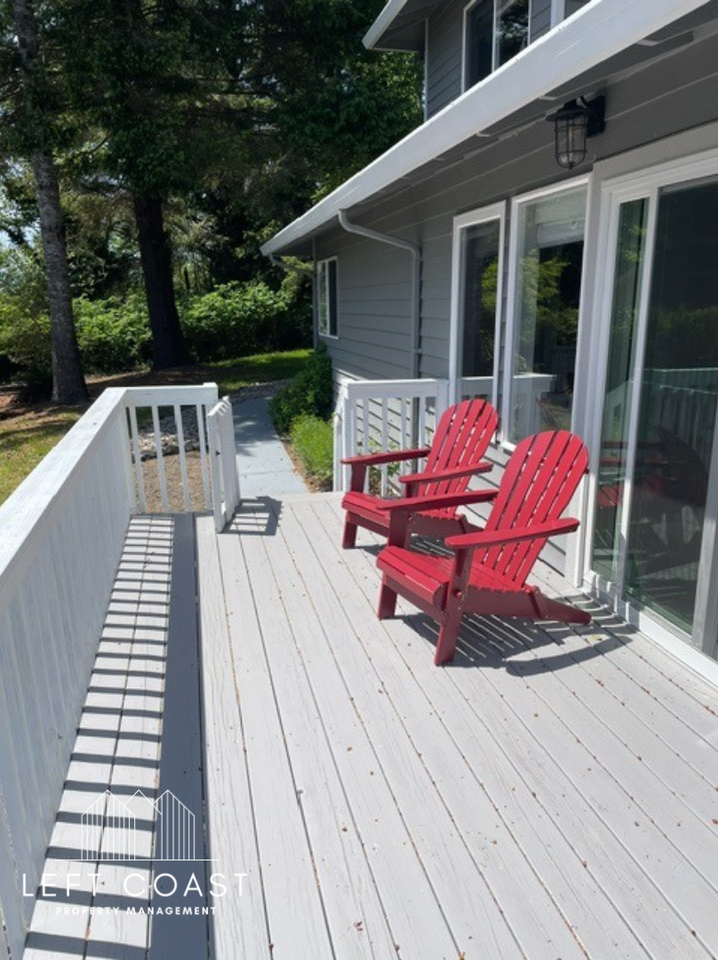 1545 Ne Regatta Way #1 - Photo 7 of 25