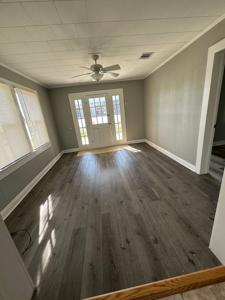 6163 W Main St - Photo 4 of 15