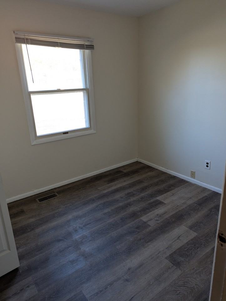 910 S Duncan Rd #1 - Photo 5 of 7