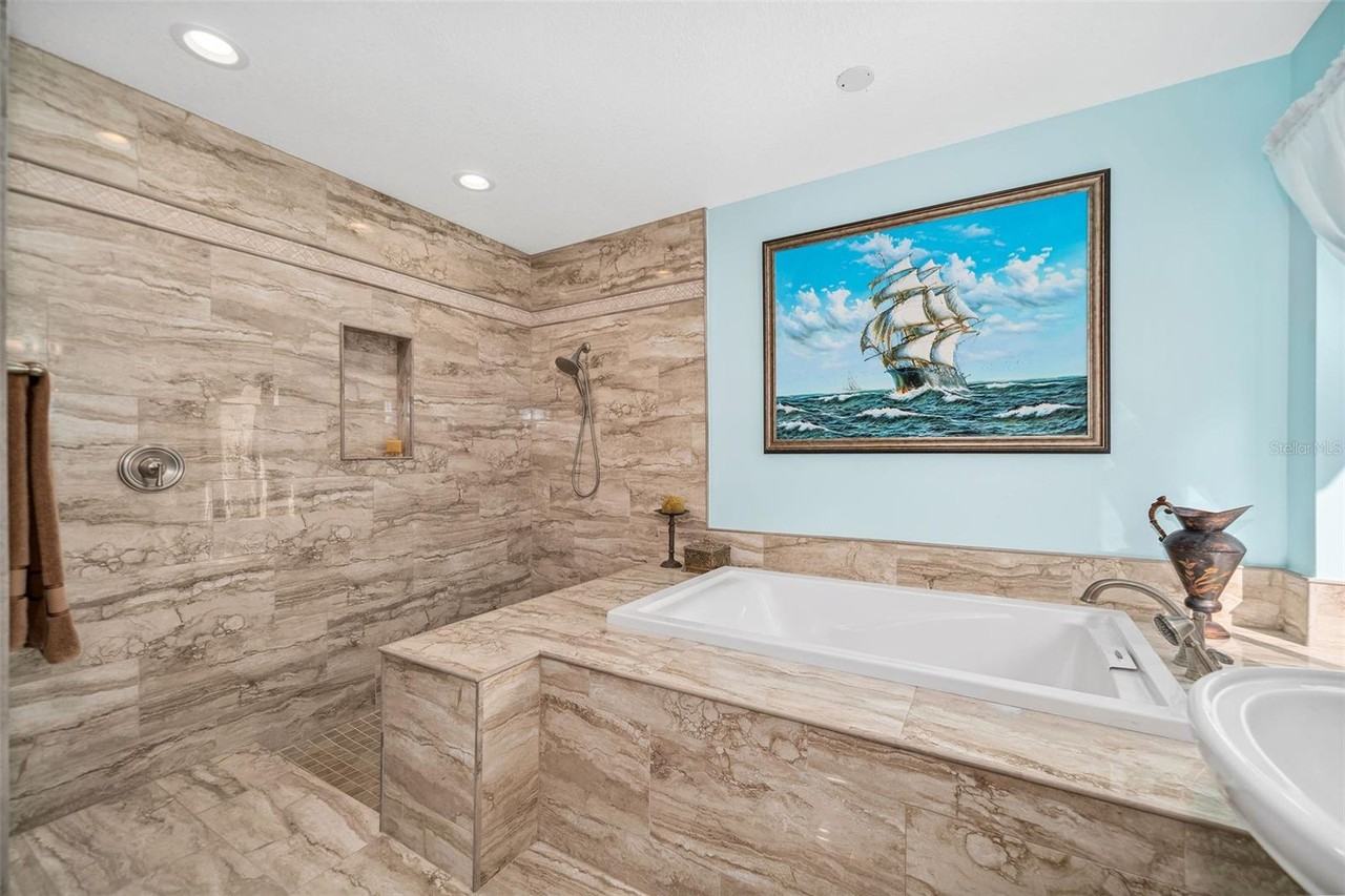 365 North Spaulding Court #1 - Photo 5 of 19