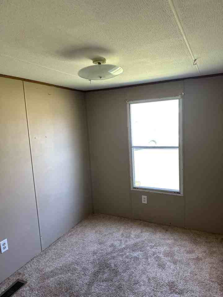 270 South Walnut Street - Photo 4 of 6