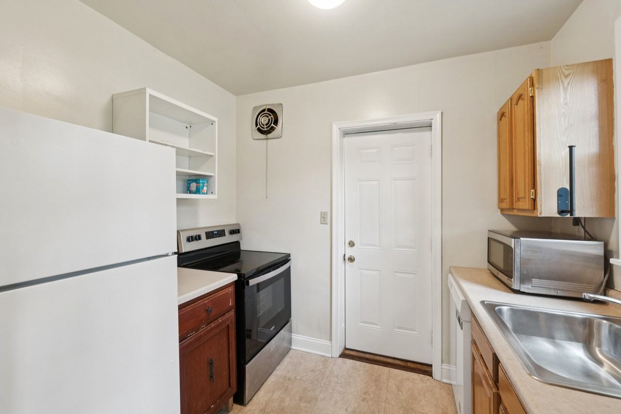 4811 Calvert Rd #1 - Photo 3 of 8