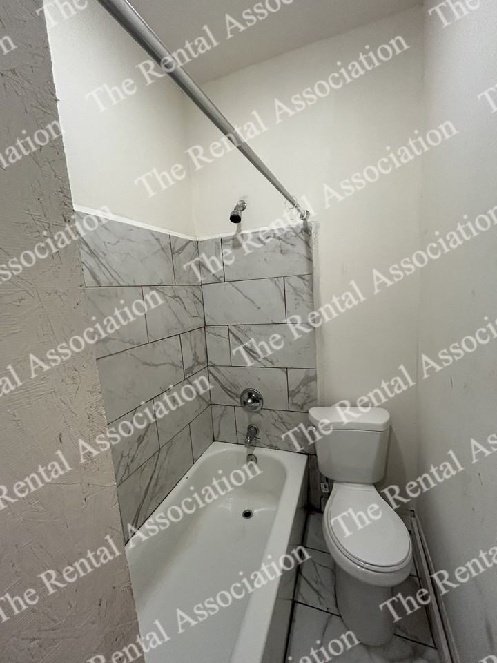 1903 S Grand St #1 - Photo 2 of 22