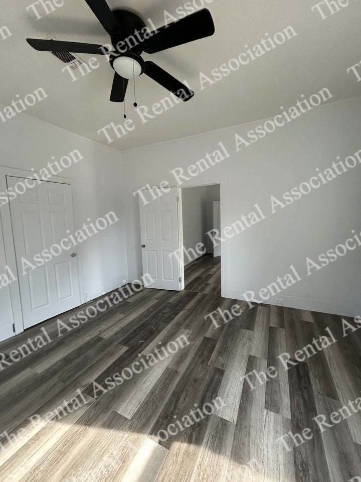 1903 S Grand St #1 - Photo 3 of 22